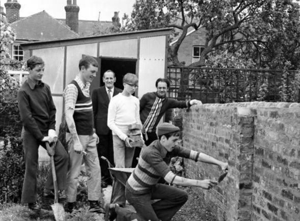 Juniors Building A Wall In Winchester Aug 1973 04 Jpg